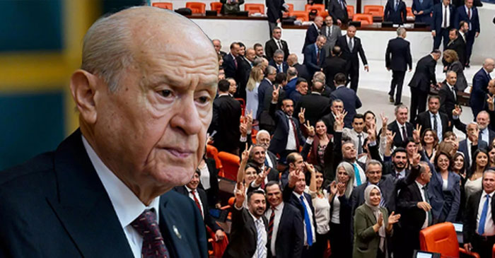 Bahçeli’den çözüm süreci ve yeni anayasa açıklaması
