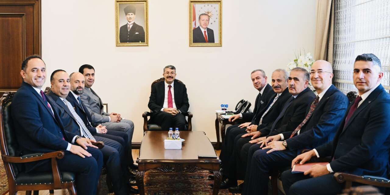 Hakkari heyetinden İçişleri Bakan Yardımcısı Çelik’e ziyaret