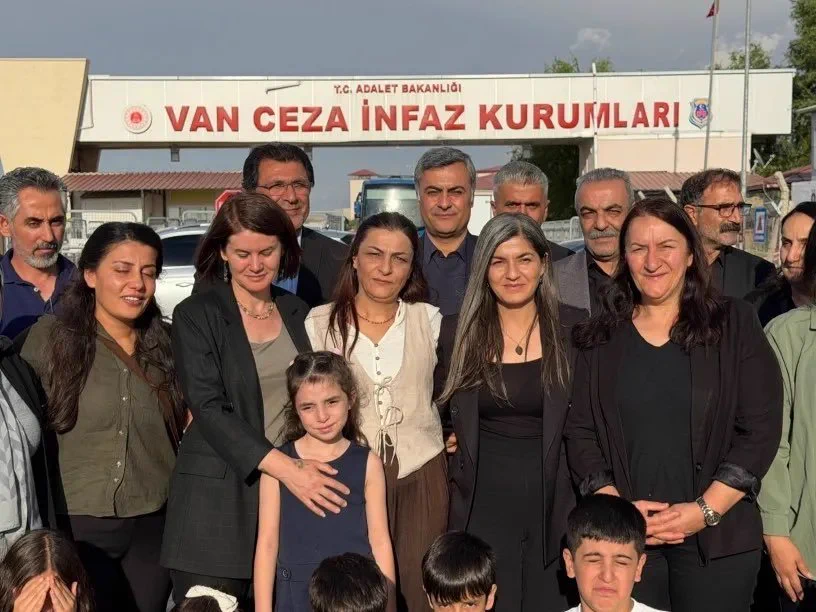 Hakkarili Kadın siyasetçi 5 yıl sonra cezaevinden çıktı