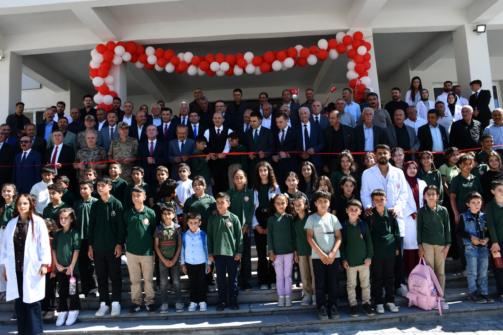 Hakkâri’de yeni Eğitim yılı Yeni okulun açılışıyla başladı