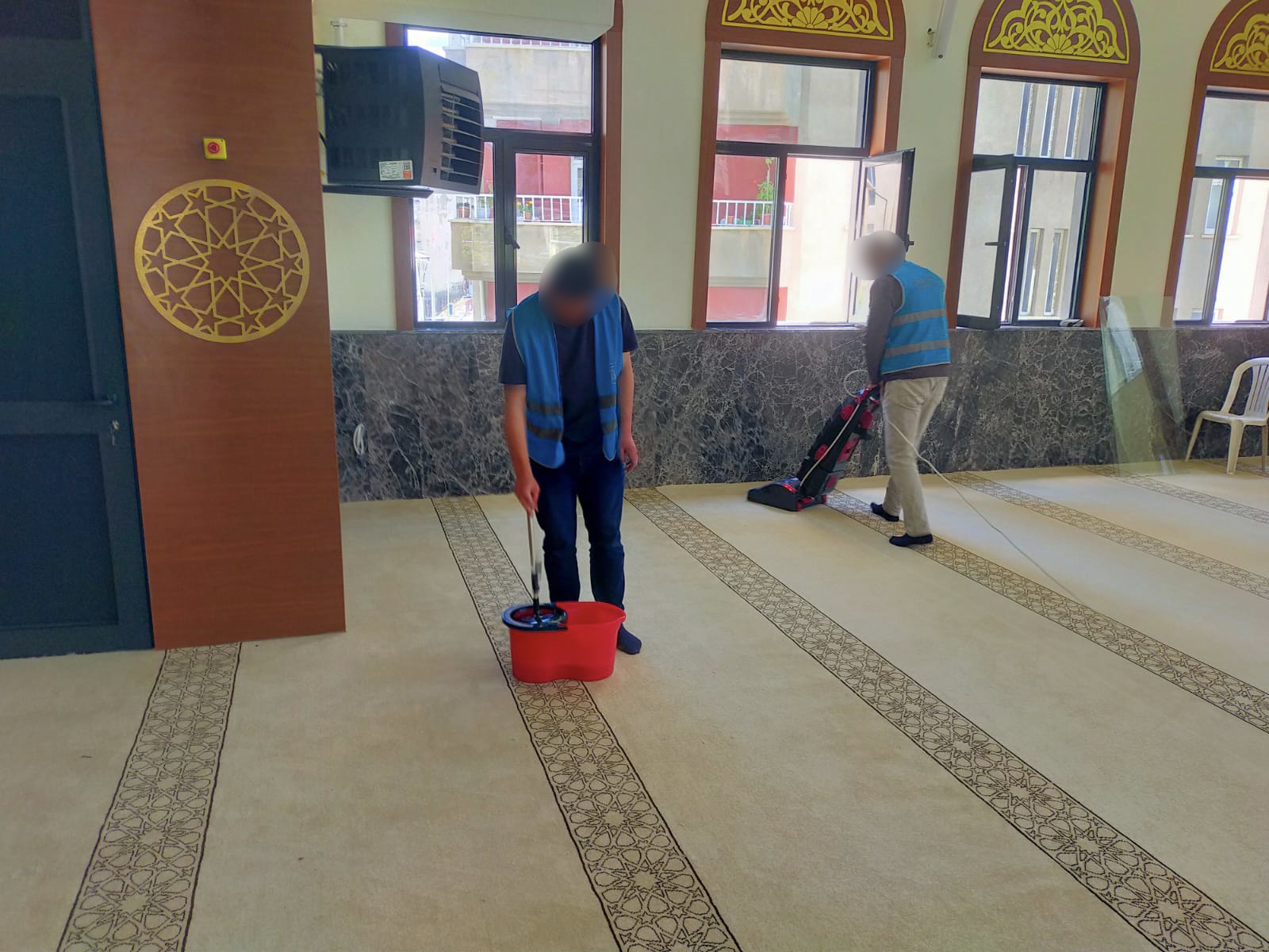 Hakkari’de denetimli serbestlik yükümlüleri, 23 cami ve 8 okulu temizledi
