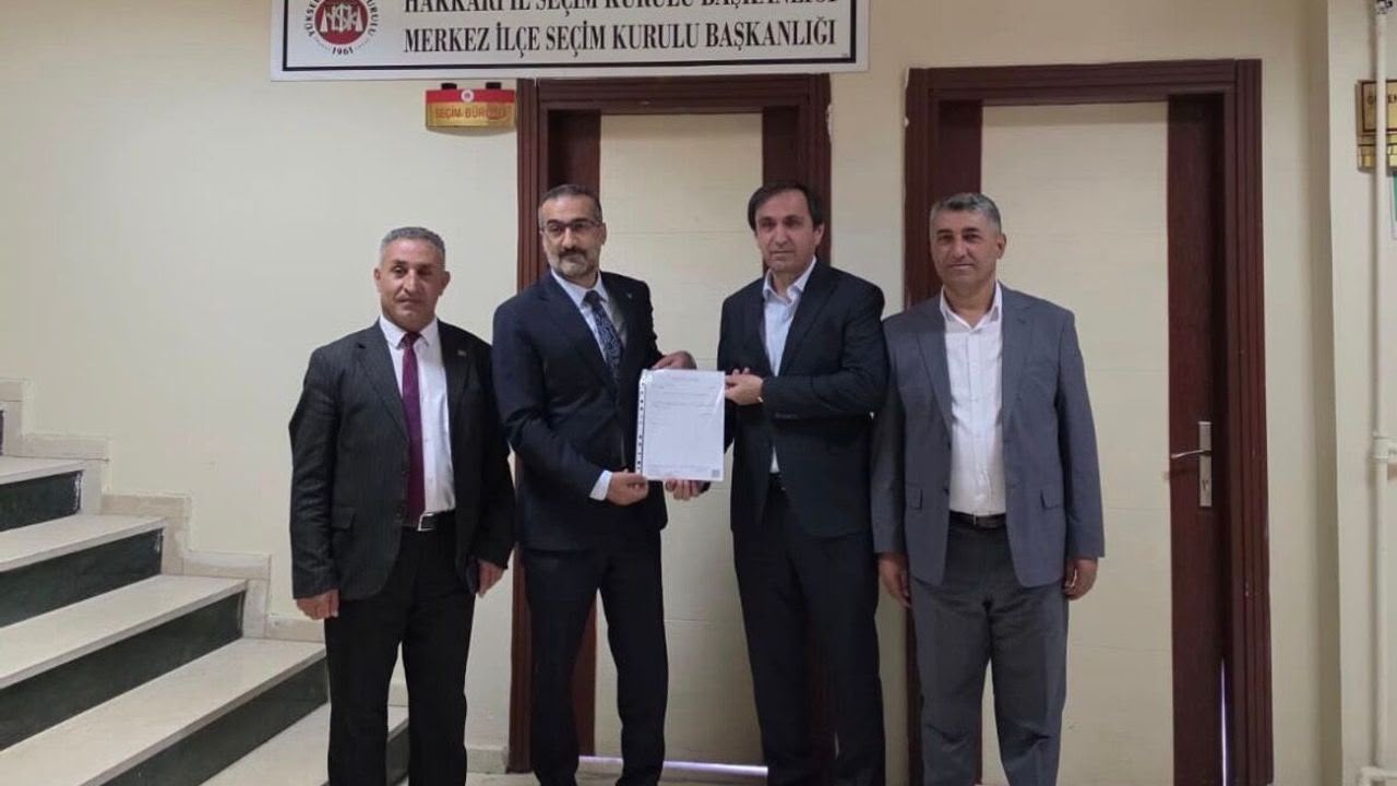MHP Hakkari İl Başkanı Öztepe mazbatasını aldı