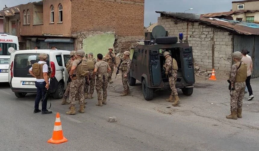 Silahlı Bıçaklı iki ayrı kavga: 3’ü ağır 20 yaralı