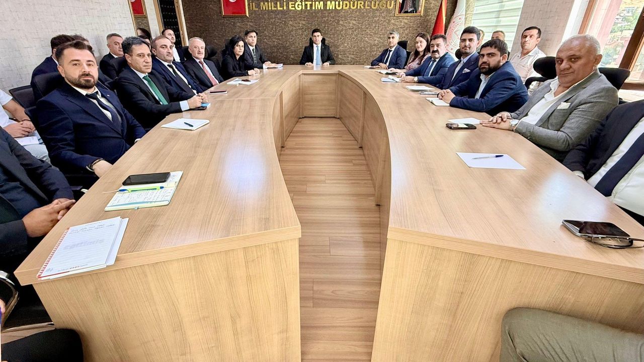 Hakkari’de taşımalı eğitim hizmetleri masaya yatırıldı