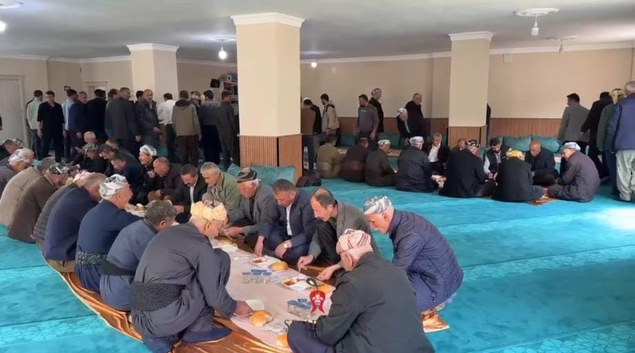 Şemdinli Belediyesi’nden Taziye Evlerine 3 Günlük Yemek Desteği