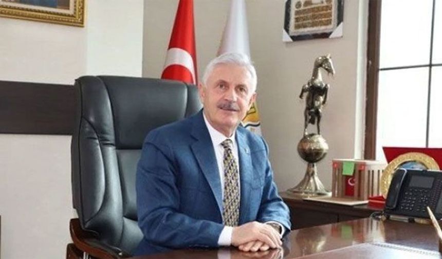 Hakkari eski milletvekili Özbek’ten Kaya’nın istifasına dikkat çeken yorum