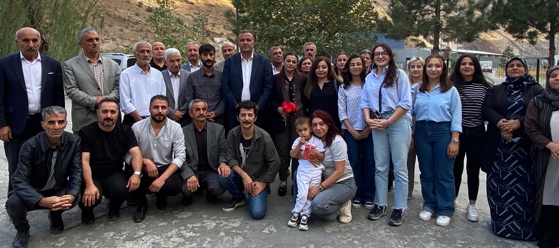 Hakkari’de 3 siyasetçi tahliye edildi (VİDEO)