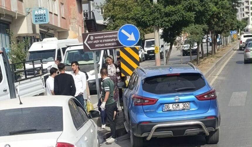 Hakkari’de sabah saatlerinde kaza: Otomobil refüje çıktı