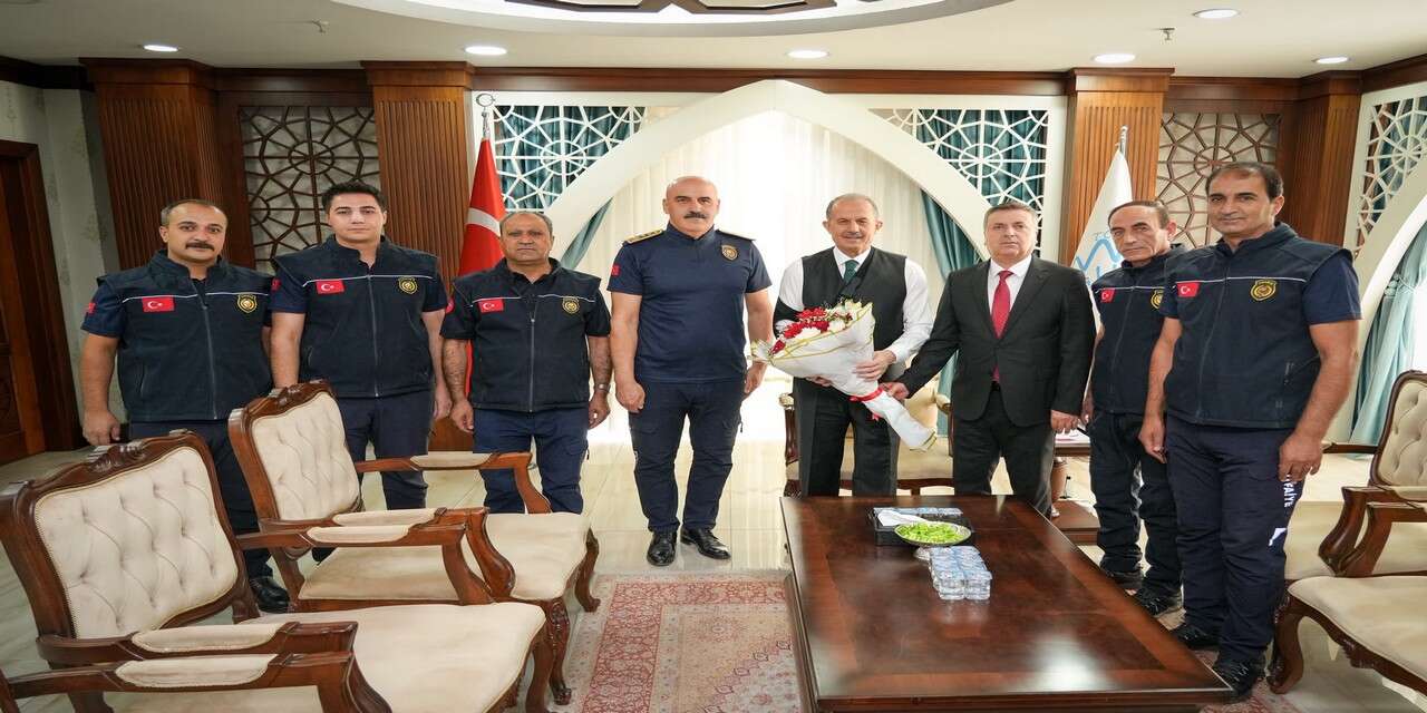 Hakkâri itfaiyesinden Vali Taşyapan’a ziyaret