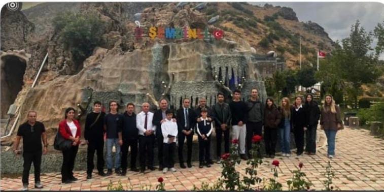 Şemdinli Belediyesi, İstanbul’dan Gelen Öğrenci ve Eğitimcileri Ağırladı