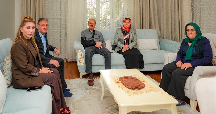 Hakkâri Valisi Taşyapan’dan Yaşlılar Günü’nde ziyaretler
