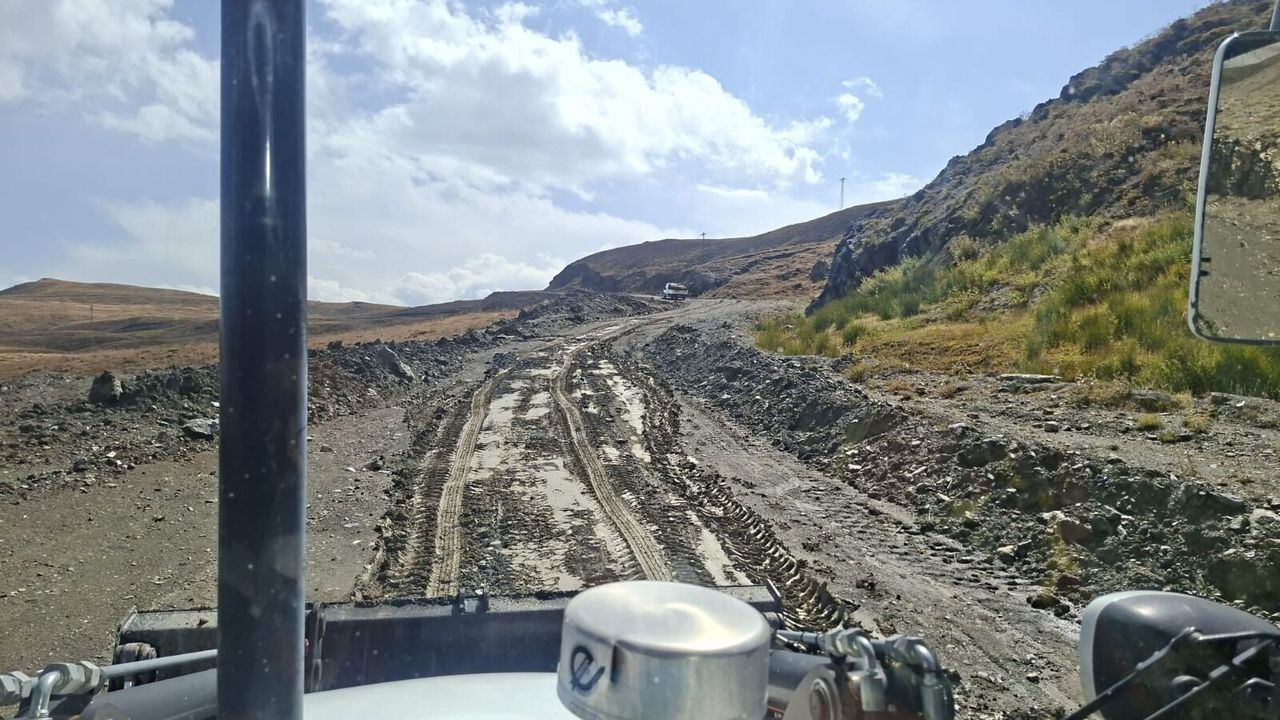 Hakkari’de mahsur kalan 5 kişi kurtarıldı
