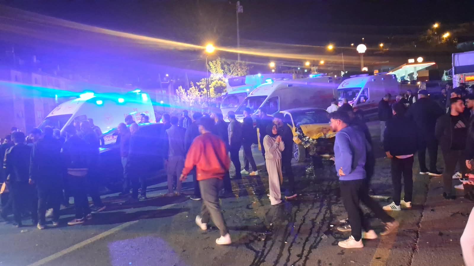 Hakkari’de zincirleme trafik kazası: 5 kişi yaralandı