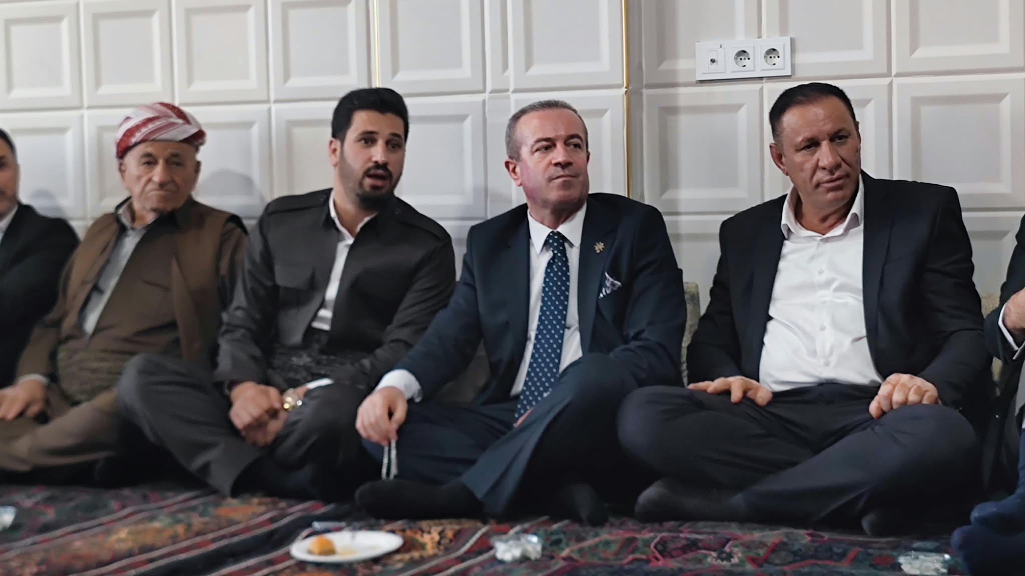 Başkan Zeydin Kaya Derecik’te Temaslarda Bulundu