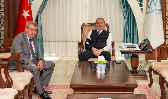 Pinyanişi aşiret lideri Orhan Piruzbeyoğlu’ndan Vali Taşyapan’a ziyaret