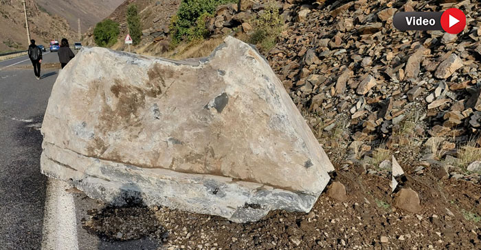Hakkari’de yağış kabusu: Dev kayalar yola savruldu
