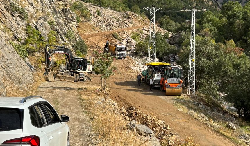 Çukurca kazan vadisinde asfalt çalışması başladı
