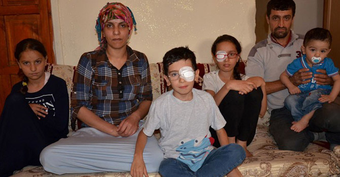 Görme problemi yaşayan Yüksekovalı kardeşler destek bekliyor
