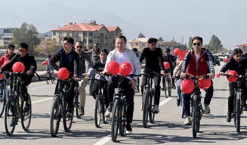Yüksekova’da Cumhuriyet için Pedal çevirdiler