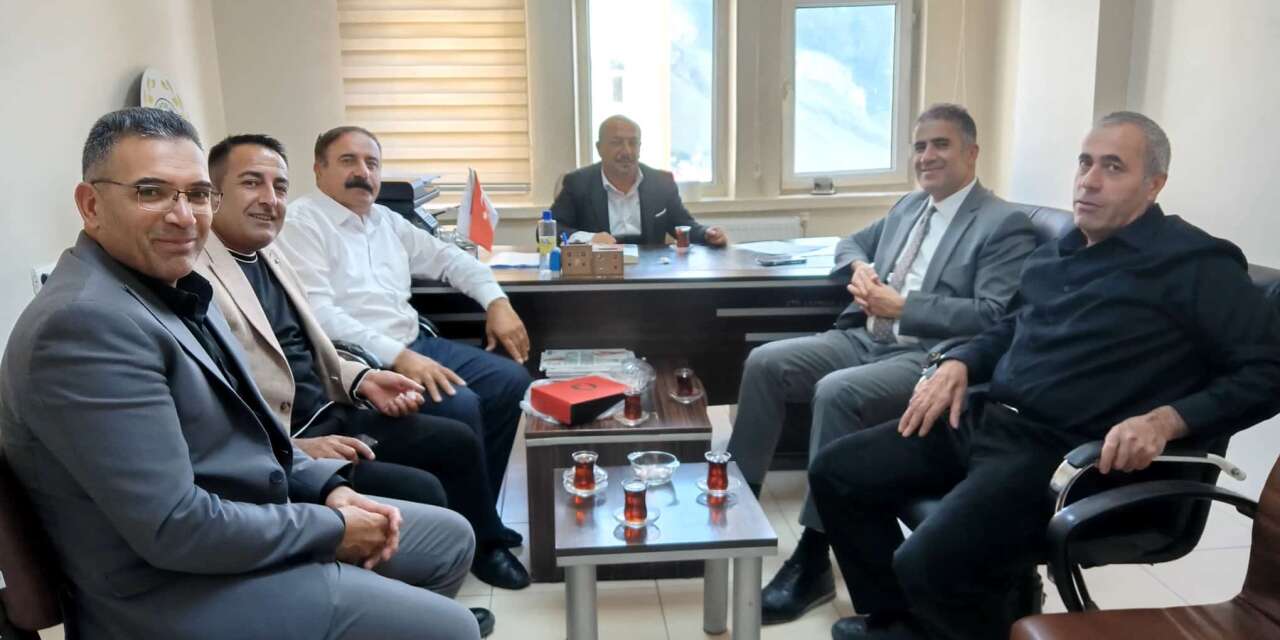 Hakkâri Belediye Başkan Yardımcısı Zibek’ten muhtarlara ziyaret