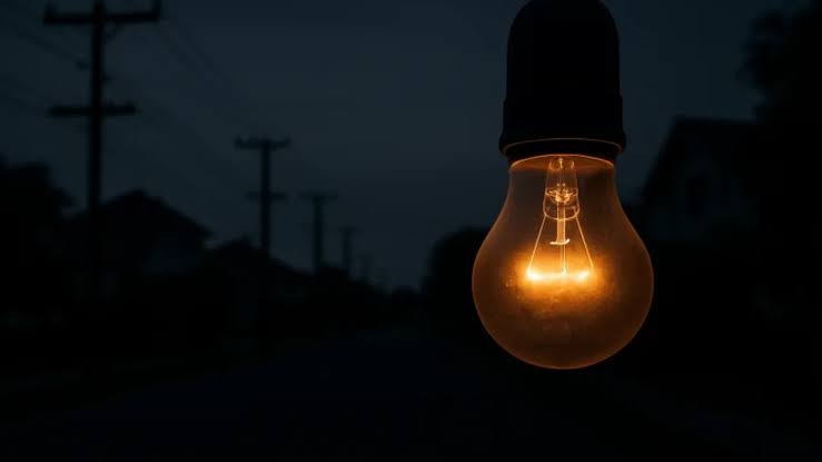 Hakkâri’de elektrik kesintilerine tepki: Evlerimizde hastalar var