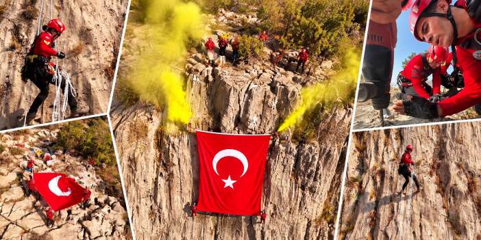 Hakkari’de JAK timinden 2 bin 388 metrede bayraklı kutlama