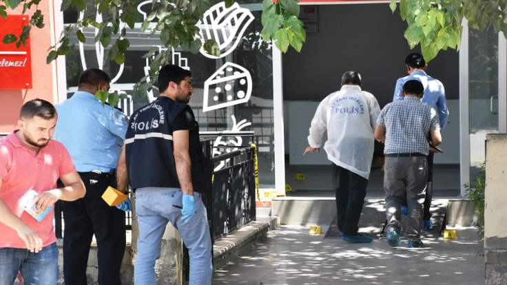 Askeri ihale baskını: 1 ölü