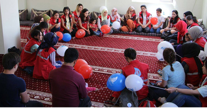 'Gönül köprüsü' olmak için Hakkari'ye geldiler