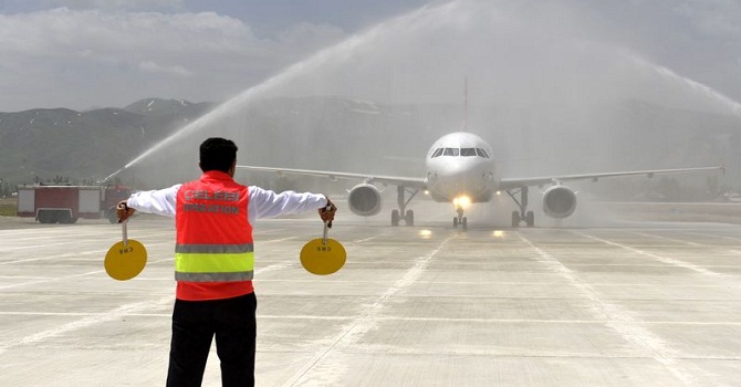 THY Uçağı Yüksekova'da 9 Saat Rötar Yaptı