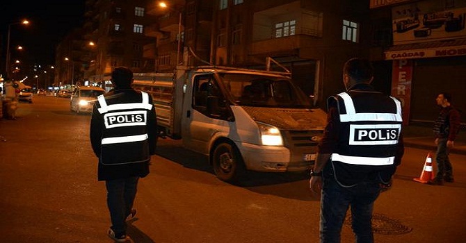 4 bin adreste arama, 1471 gözaltı