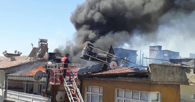 Eazığ'da korkutan yangın