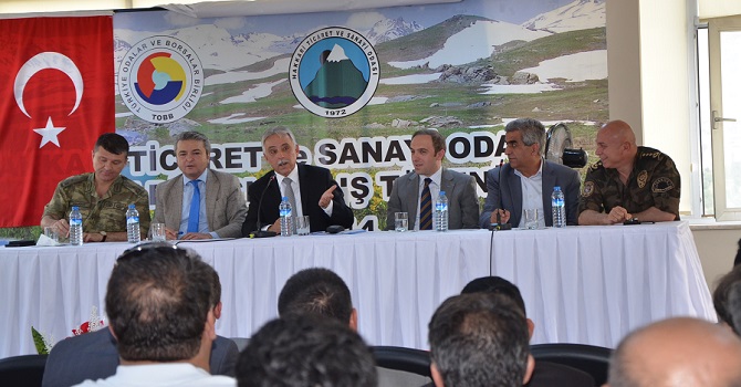 Hakkari'de "Ekonomik ve Sosyal Sorunlar İstişare" Toplantısı