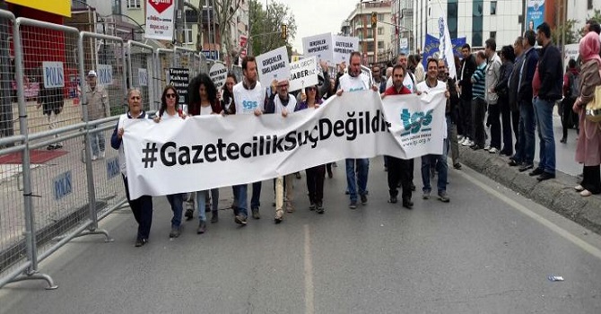 35 gazeteciye gözaltı kararı