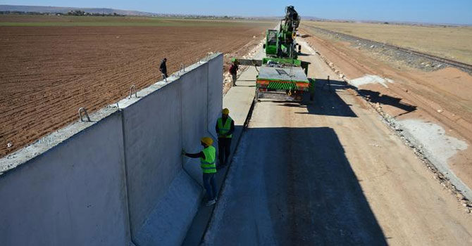 Türkiye komşularıyla arasına 'duvar' örüyor