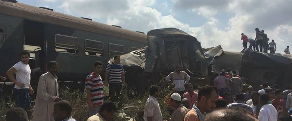 İki tren kafa kafaya çarpıştı: Çok sayıda ölü var