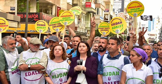 'Bu ülkeyi racon kesenler mi yönetmeli?'