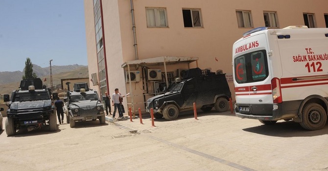 Yüksekova'da patlama: 2 asker yaralandı