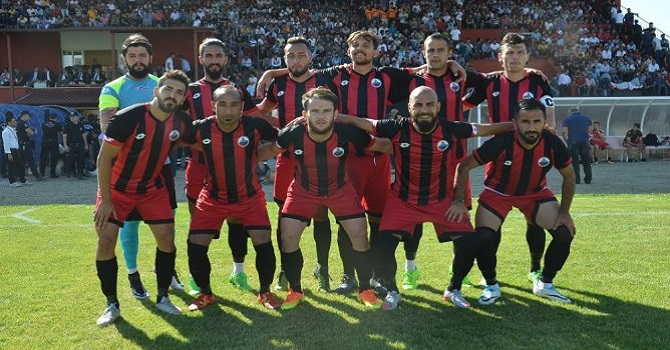 Yüksekova Belediye spor rakibini 3-0 yendi