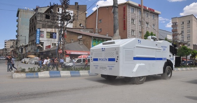 Yüksekova'da Polisin Durdurduğu araçta bulunan PKK'li intihar Etti