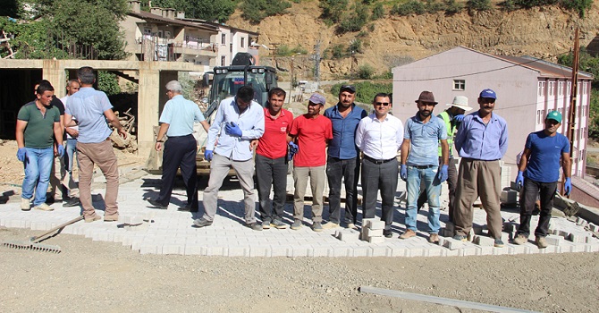 Şemdinli Kaymakamı Türkman, çalışmaları denetledi