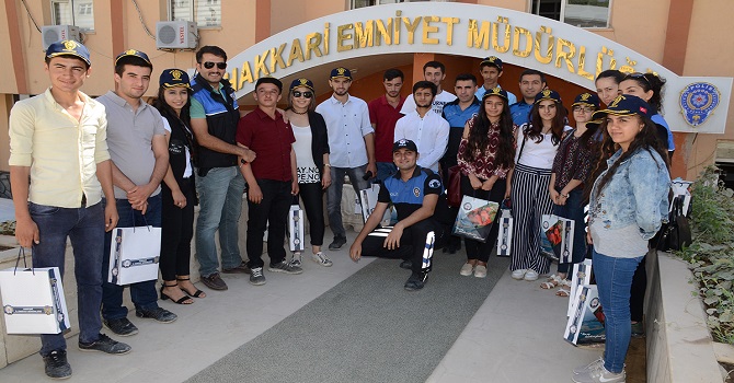 Emniyet müdürü Dilberoğlu başarılı öğrencileri tebrik etti