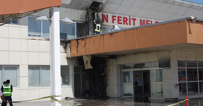 Van Feri Melen Havalimanı'nda Yangın Çıktı! Tüm Uçuşlar Ertelendi