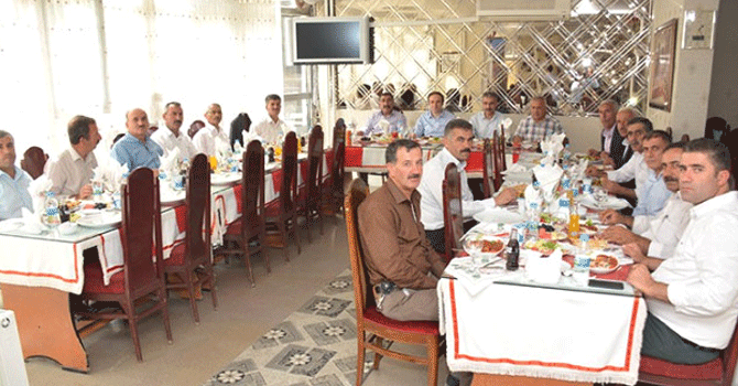 Muhtarlardan Başkan Vekili Epçim'e yemek