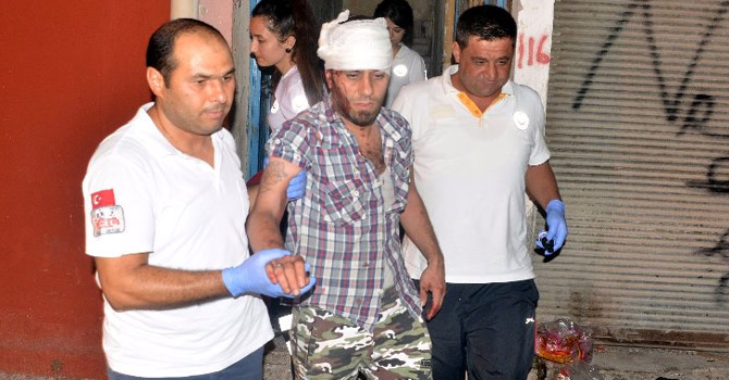 100 kişilik grup Suriyeli ailenin evine saldırdı