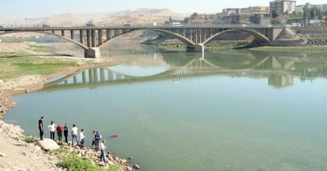 Cizre'de Nehir Kenarında Erkek Cesedi Bulundu