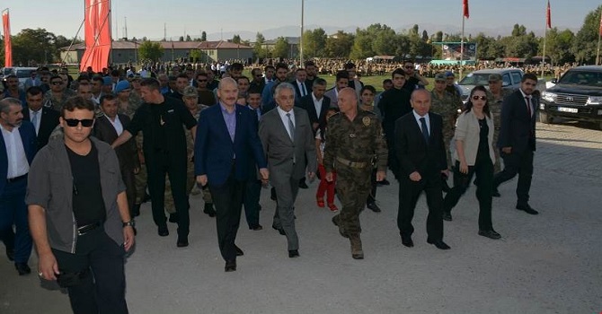 İçişleri Bakanı Süleyman Soylu Yüksekova ve Şemdinli ilçelerini ziyaret etti