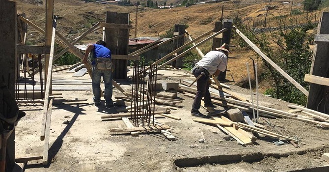 Hakkari'de İnşaat İşçilerinin Sıcak Mesaisi