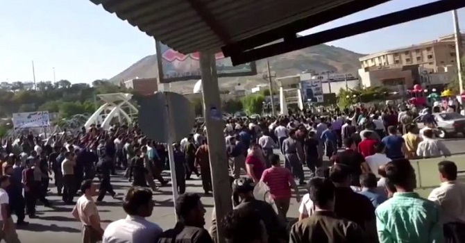 İran'da Kürtler sokakta