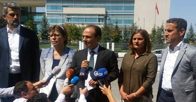 AYM ile görüşme bitti, HDP'liler nöbete devam edecek