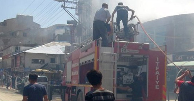 Yüksekova'da korkutan yangın